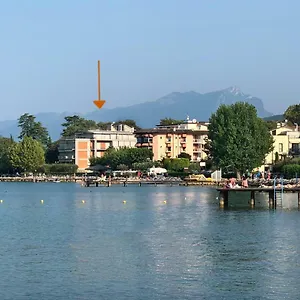  Apartment La Chiaretto